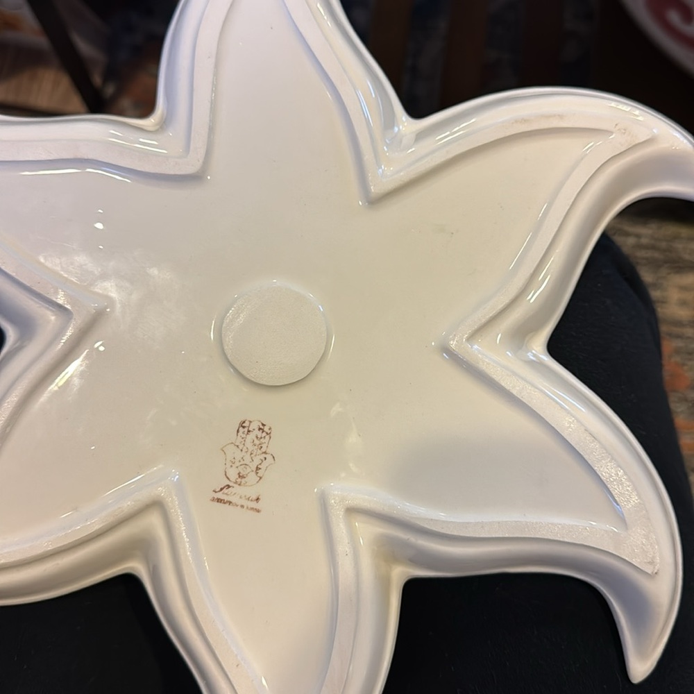 Stunning star shaped serving dish - Picture 5 of 7
